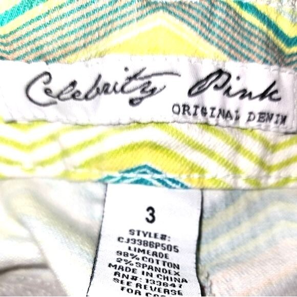 Celebrity Pink Green Yellow & Pink Chevron Print Frayed Edge Denim Shorts Size 3 - Picture 7 of 9